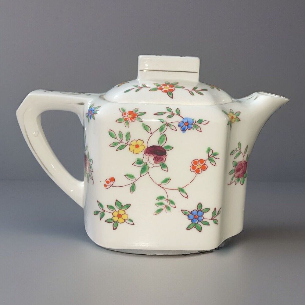 VINTAGE✨ FLORAL DESIGN GOLD TRIMMED SMALL TEAPOT  MADE‎ IN JAPAN